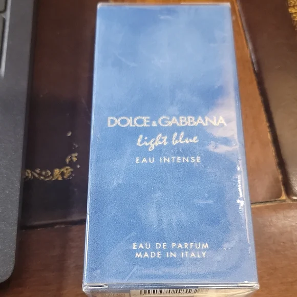Dolce & Gabbana Light Blue Eau Intense Fragrance - Picture 1 of 4